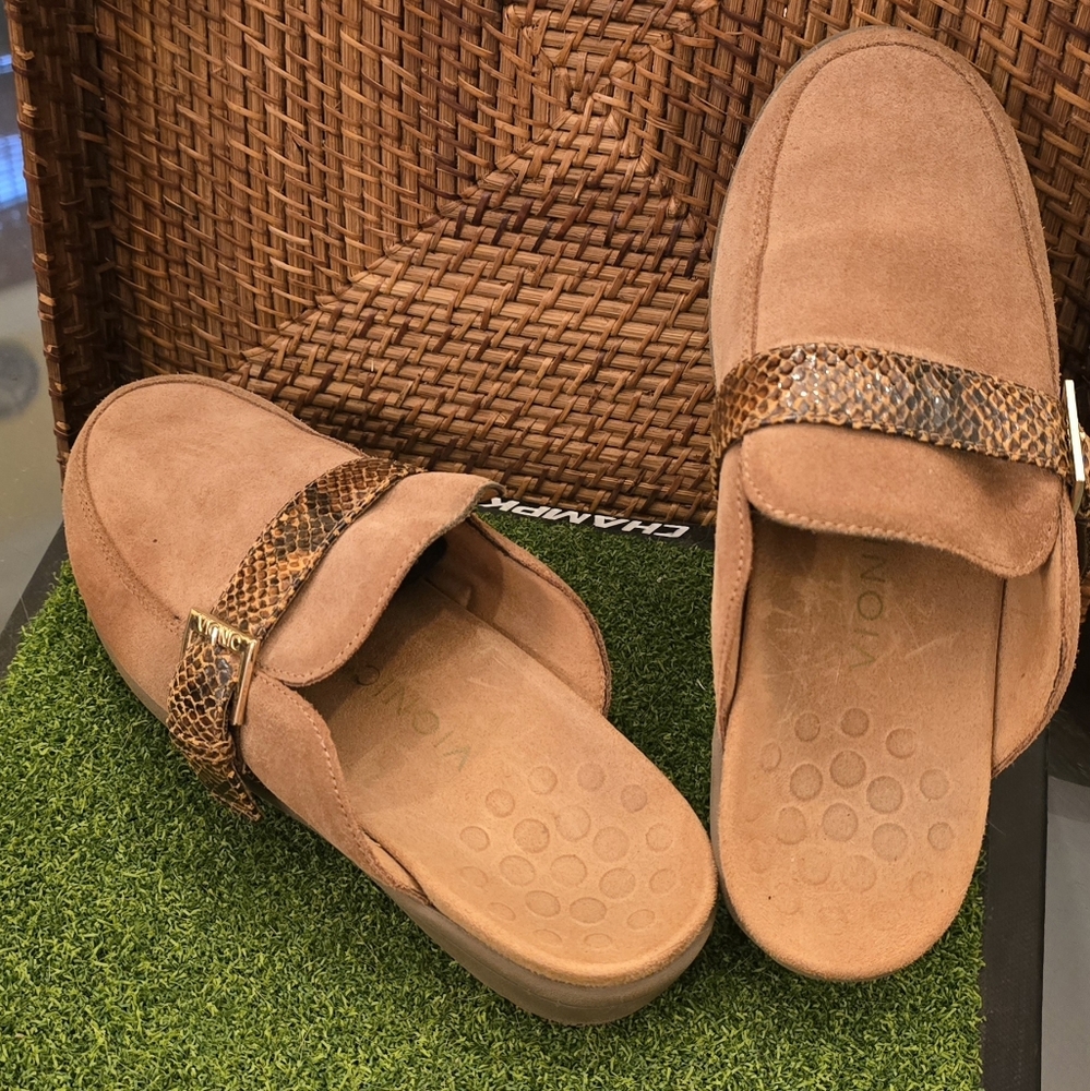 Vionic Darla Suede Comfort Shoe Slip On Mules Size 7.5